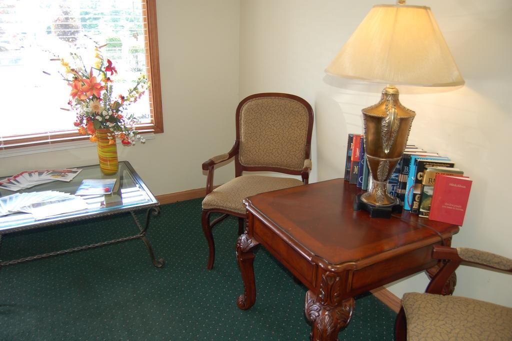 Wakita Court Motel Queensbury Bagian luar foto