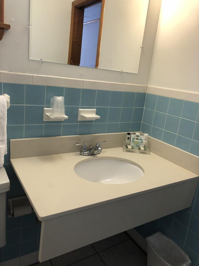 Wakita Court Motel Queensbury Bagian luar foto