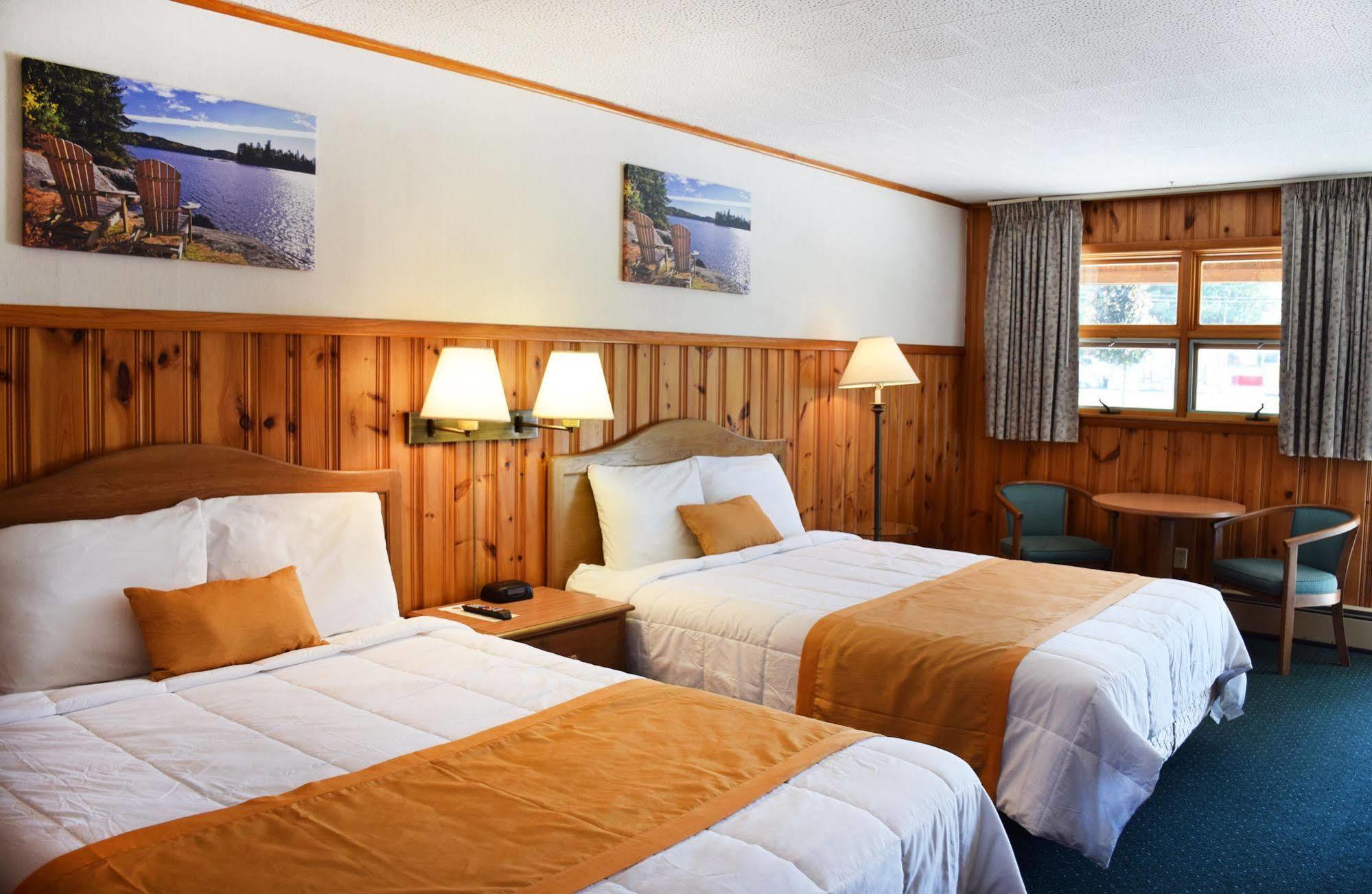 Wakita Court Motel Queensbury Bagian luar foto