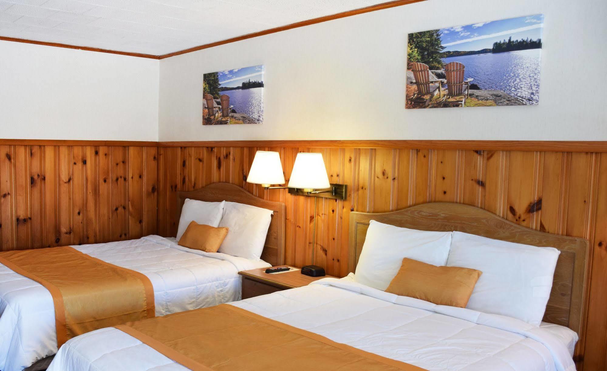 Wakita Court Motel Queensbury Bagian luar foto